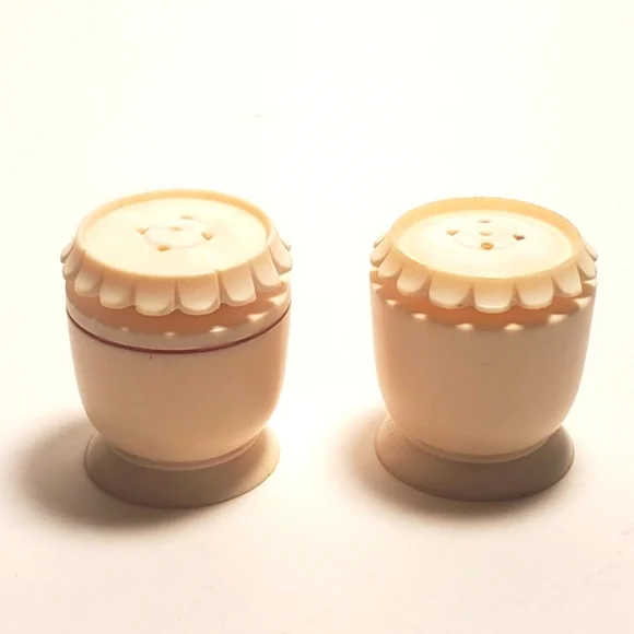 FREE WITH PURCHASE 🌟Vintage Bakelite Mini Salt & Pepper Shakers Art Deco 1920s - Picture 4 of 4